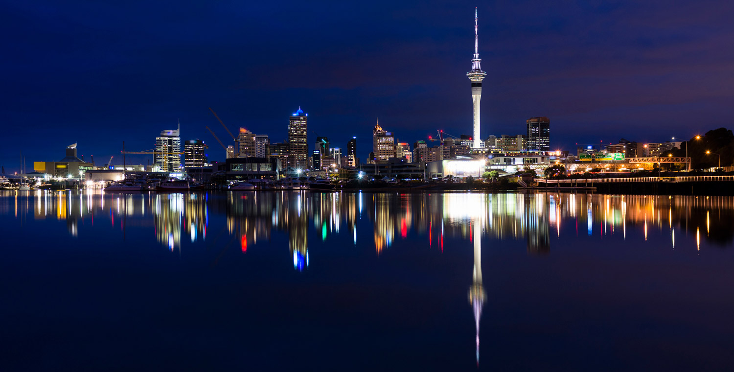 Photo of Auckland City at night time